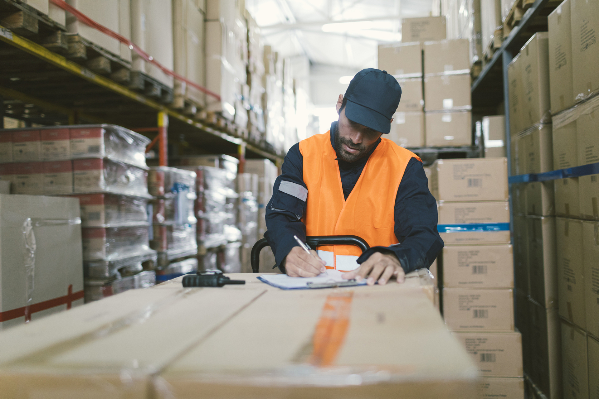 经常有同学问我,老师,我想找份仓管员工作,请问需要掌握哪些技能呢?