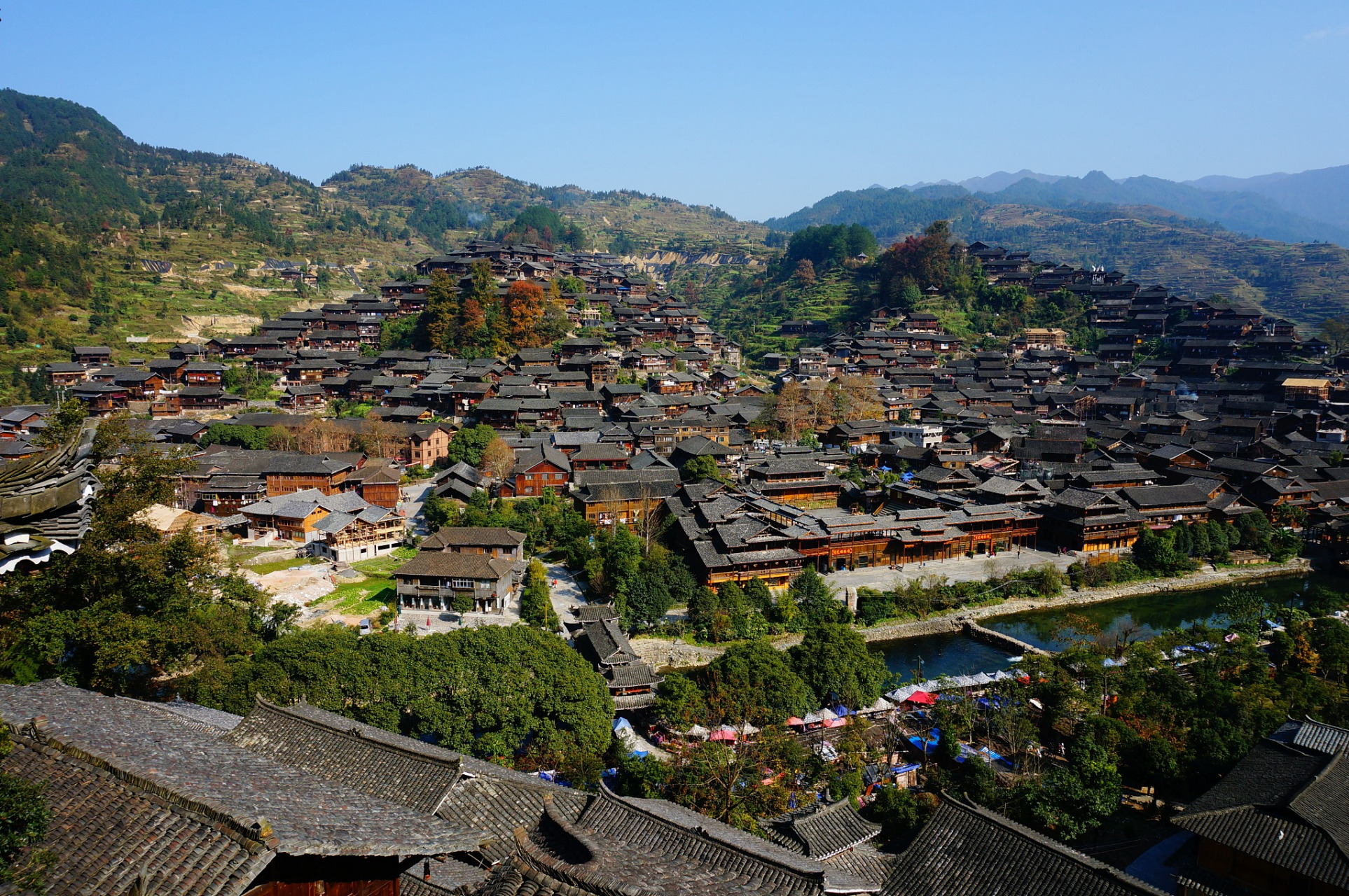 贵州黔东南苗族侗族自治州成立# #向世界介绍台江施洞苗族独木龙舟