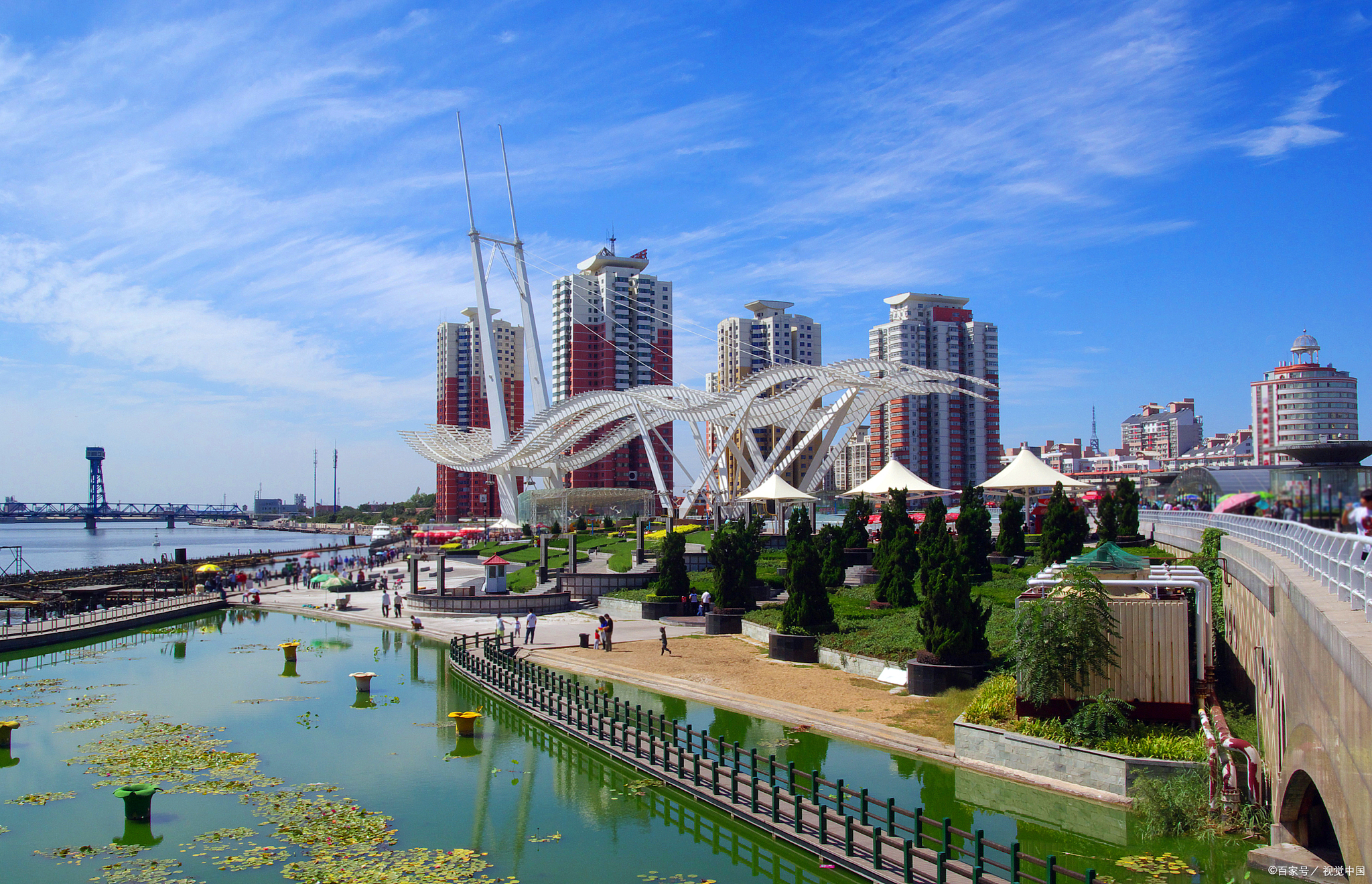 天津市滨海新区是一个美丽的旅游胜地,拥有许多值得一游的打卡地