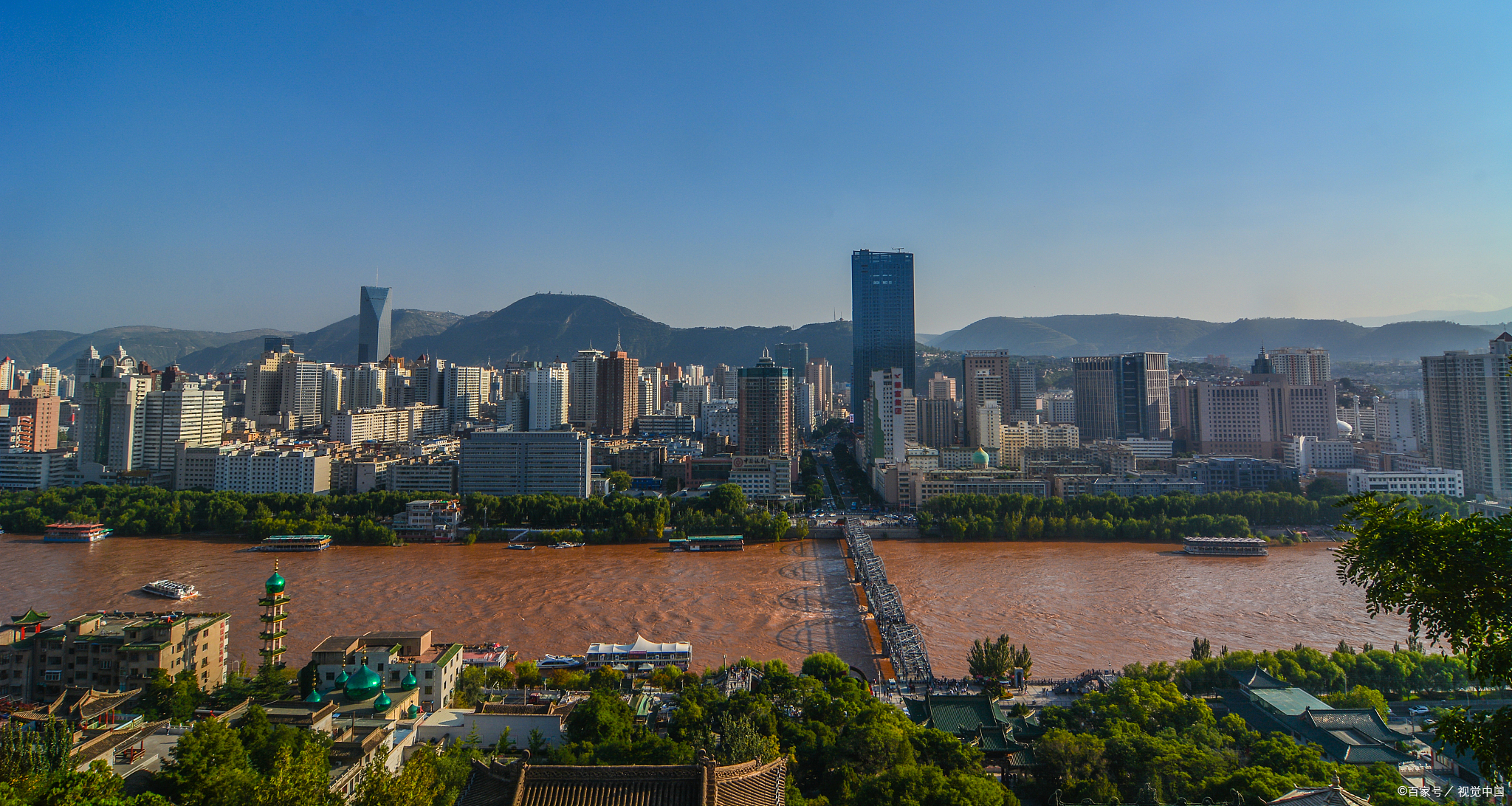 我们首先来到了兰州的著名景点——黄河风景区