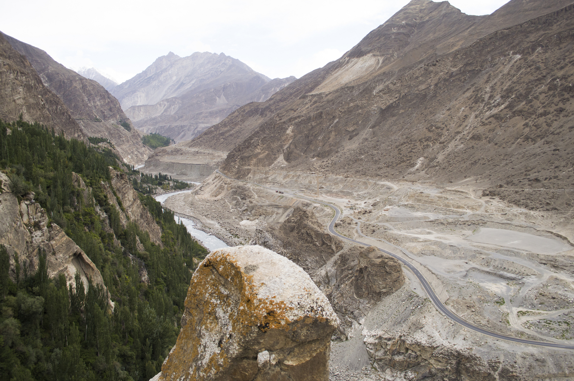 甘肃夏河山洪泥石流已致7人失联#  记者从甘肃省甘南州夏河县应急