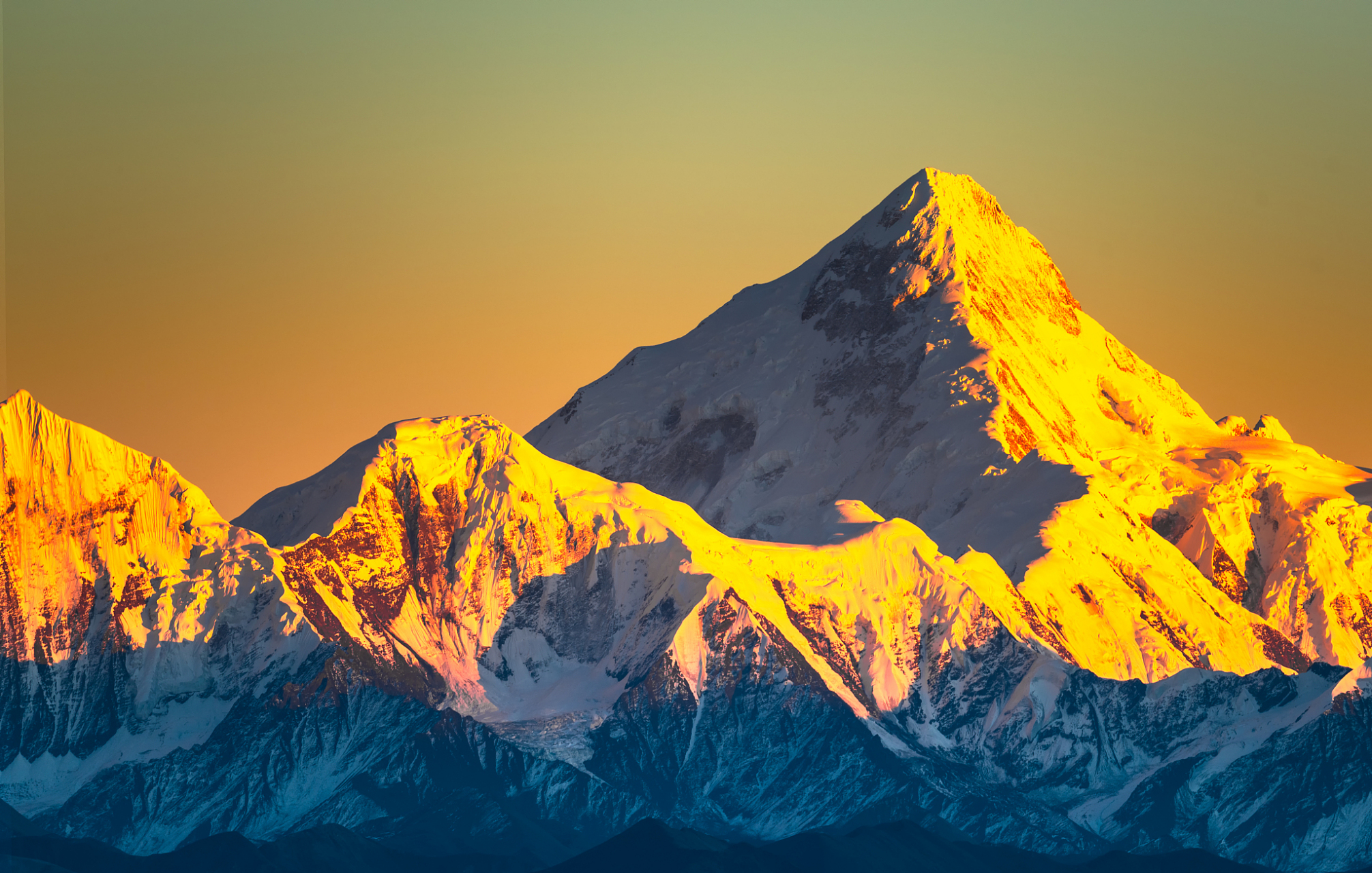 中国最美的10大名山 1.   南迦巴瓦峰 2.   贡嘎山 3.