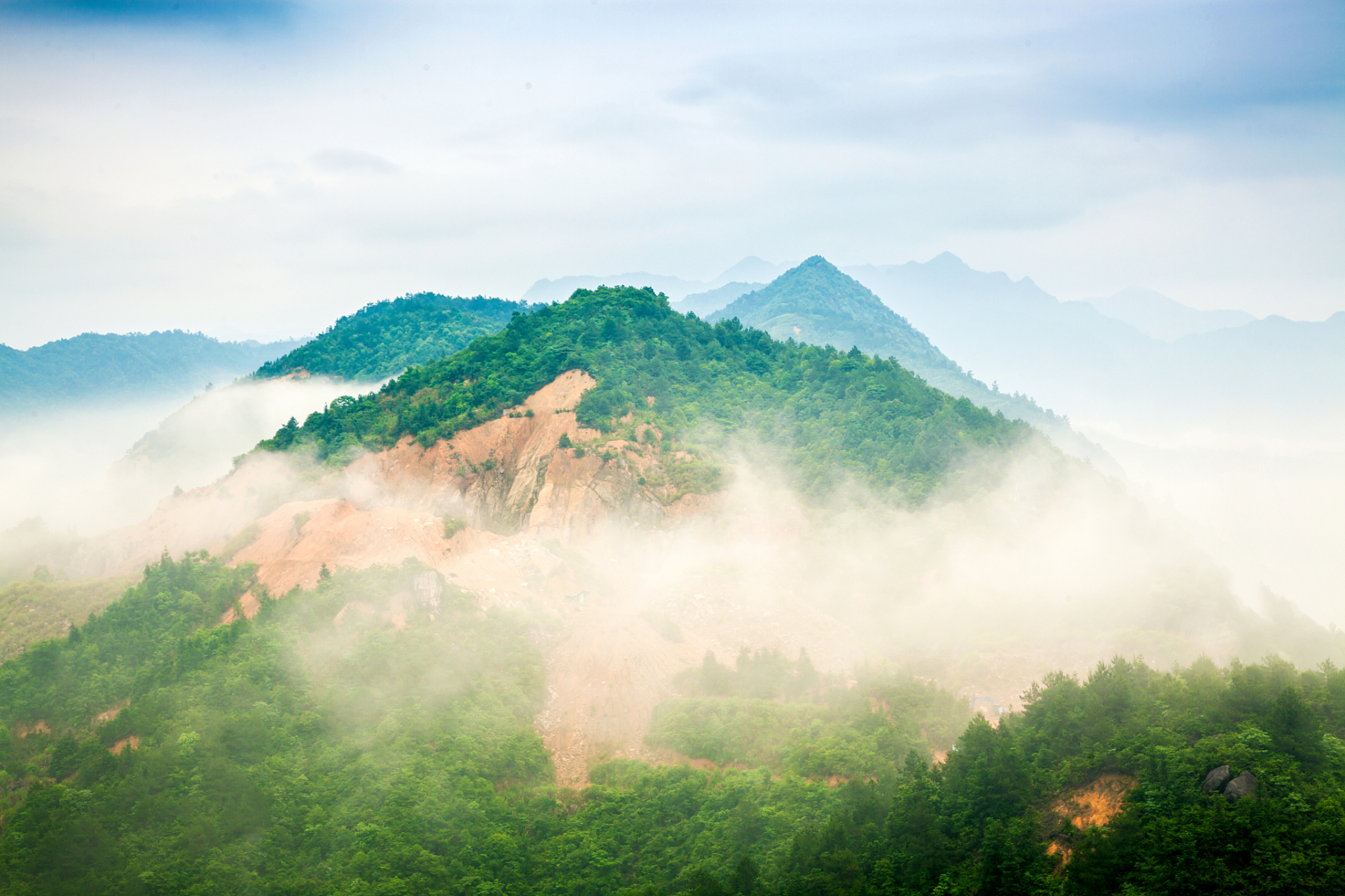 大家有没有来过大别山?这里的景色真的太美了!