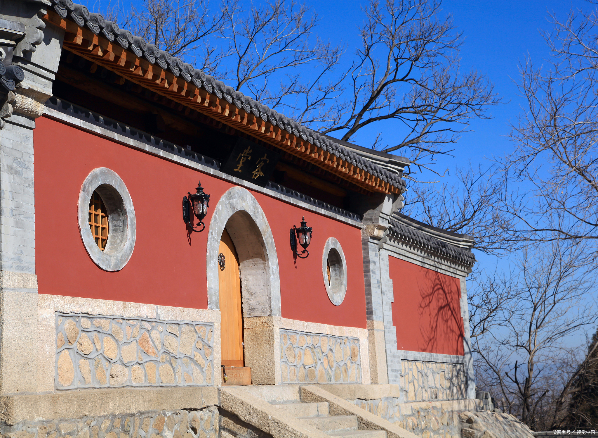龙泉寺,禅意盎然的文化养生之旅  龙泉寺,古刹静谧,古木参天,春日里的