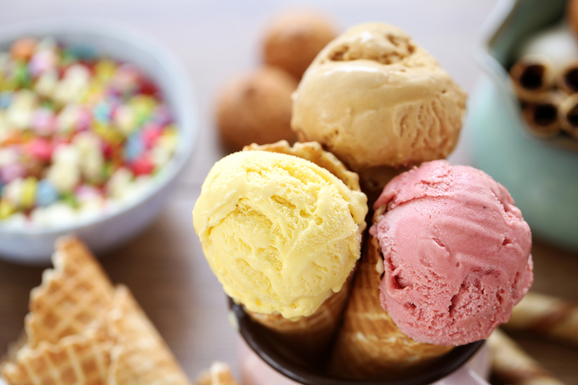 夏日冰爽来袭,冰淇淋成为消暑利器!哈根达斯,梦龙等品牌争奇斗艳.