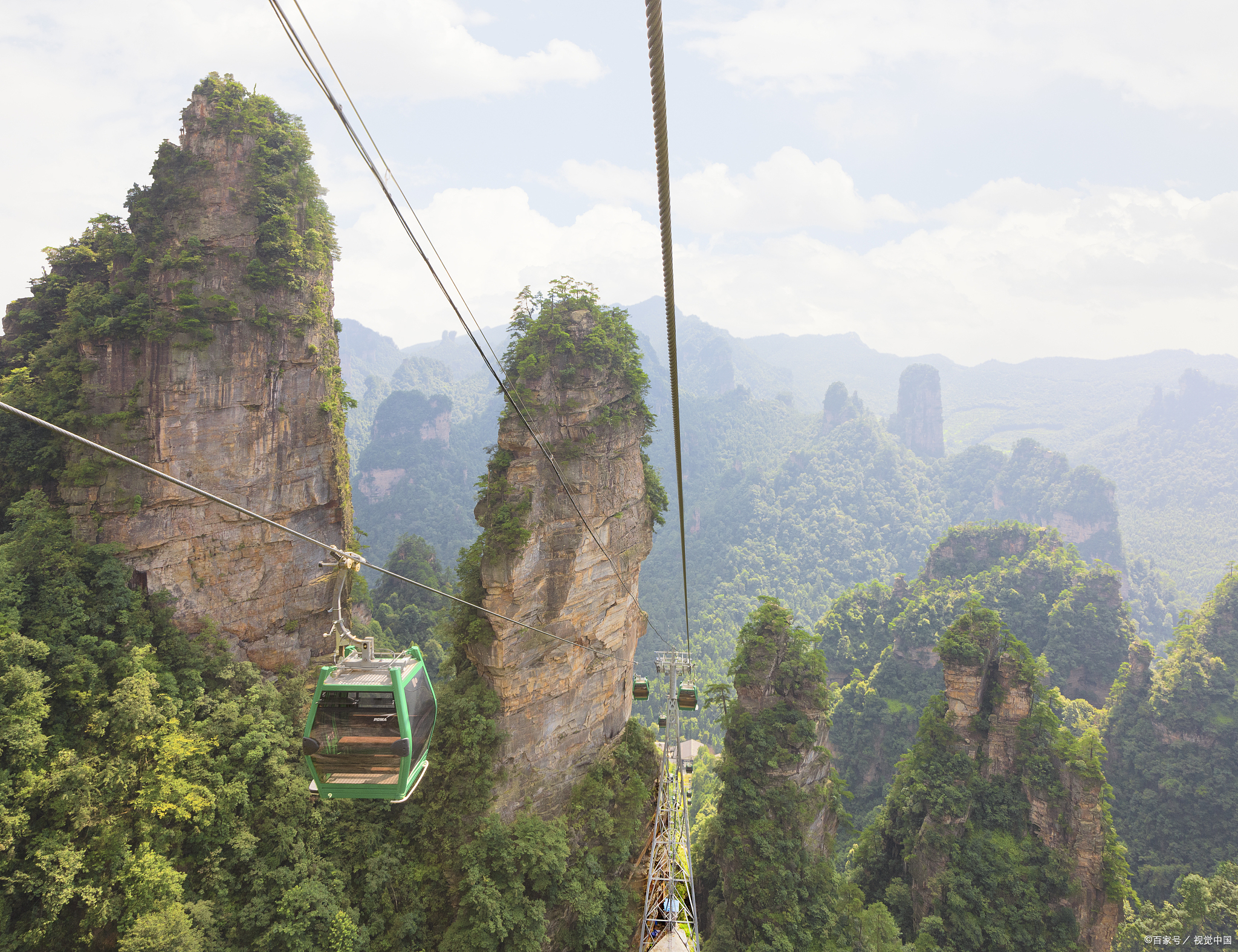 如果您选择游览张家界国家森林公园,一天内大概只能参观金鞭溪,袁家