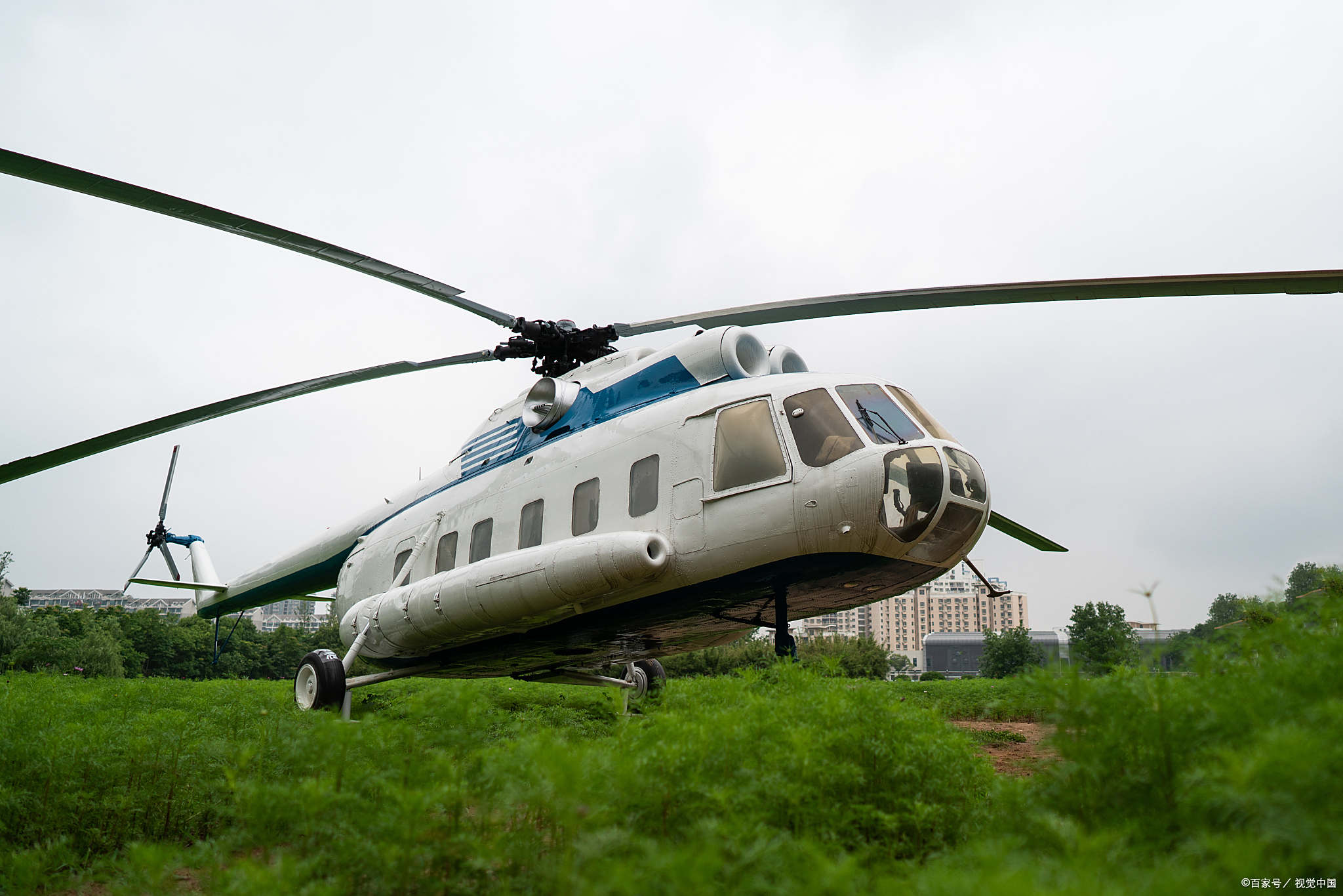 男子春节怕堵车开直升机吃席,莫不是来炫耀的吧?