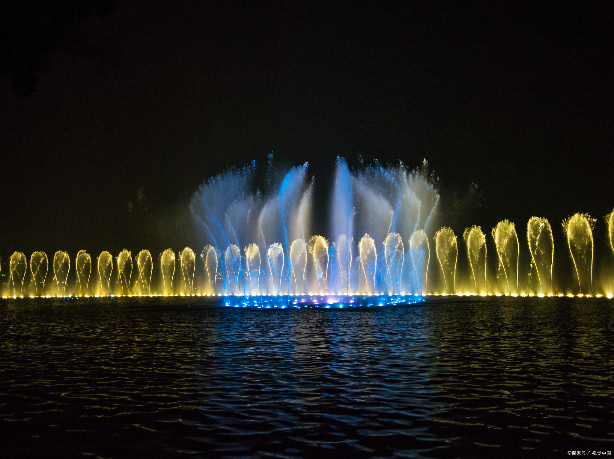 喷泉公司告诉你哪些类型的喷泉最受人们的喜爱