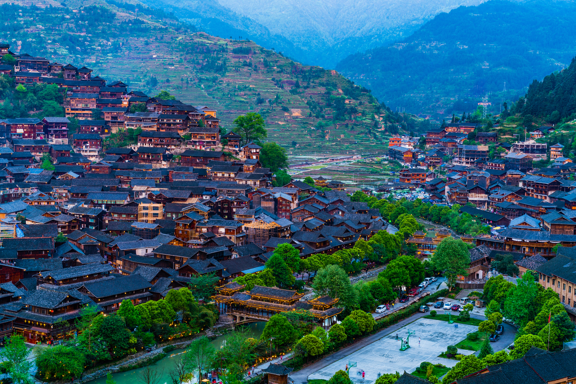 这个位于贵州省黔东南苗族侗族自治州雷山县西江镇南贵村的小村庄,有