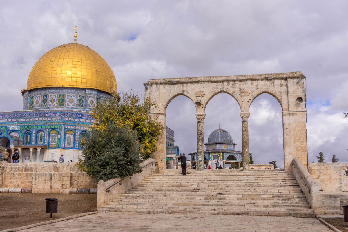耶路撒冷 ,圣城的历史与宗教地位