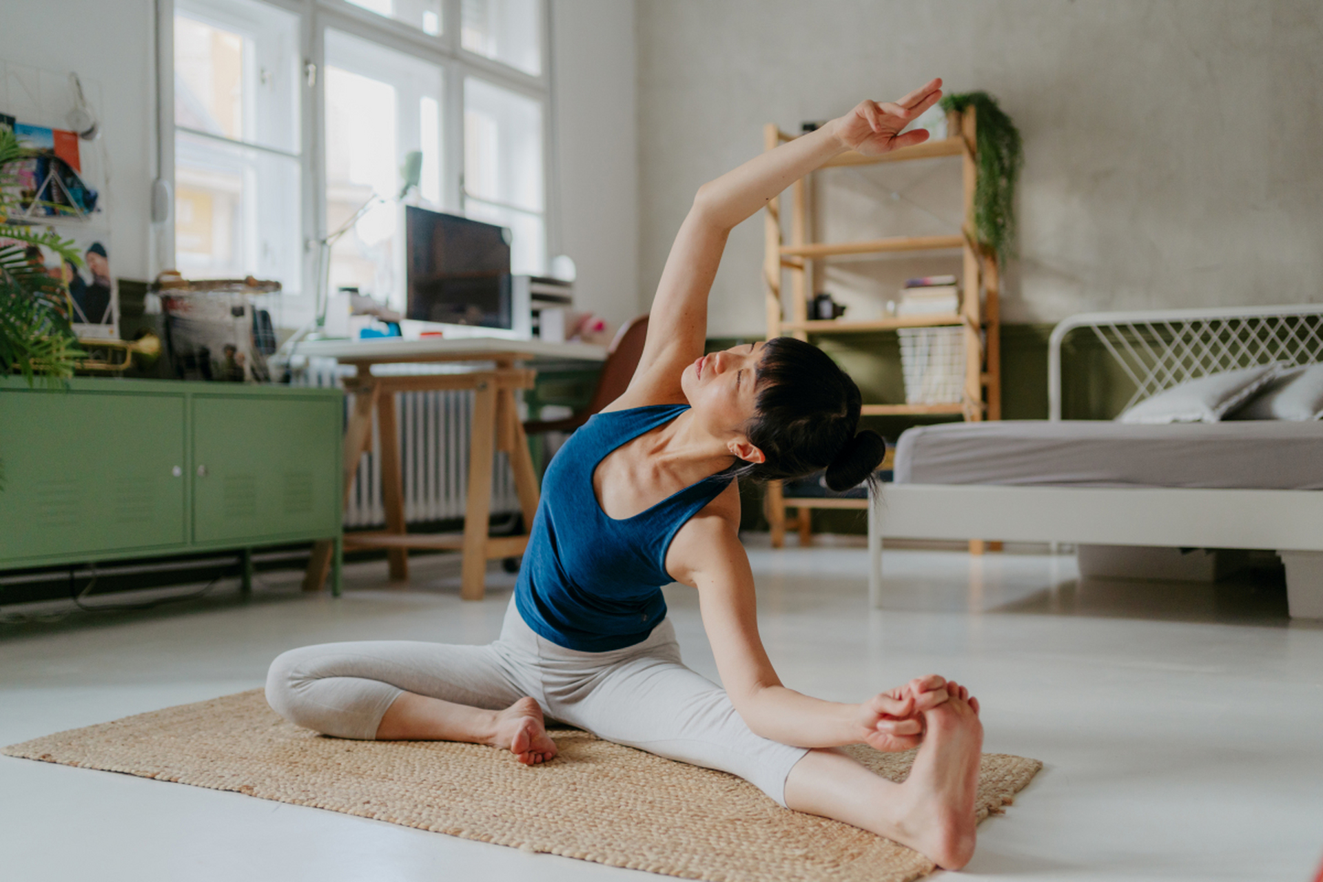 瑜伽的趴猫式是一种简单有效的体式,可缓解压力,增强核心肌群和脊椎