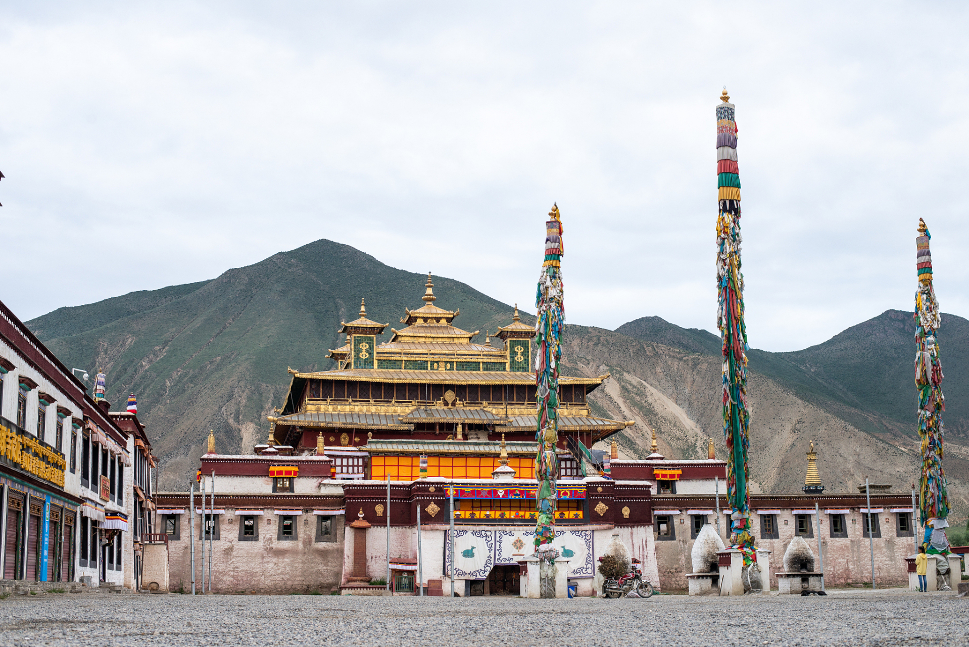 四川旅游#   甘孜藏族自治州乡城县,是一个风景如画,民风淳朴的地 ..
