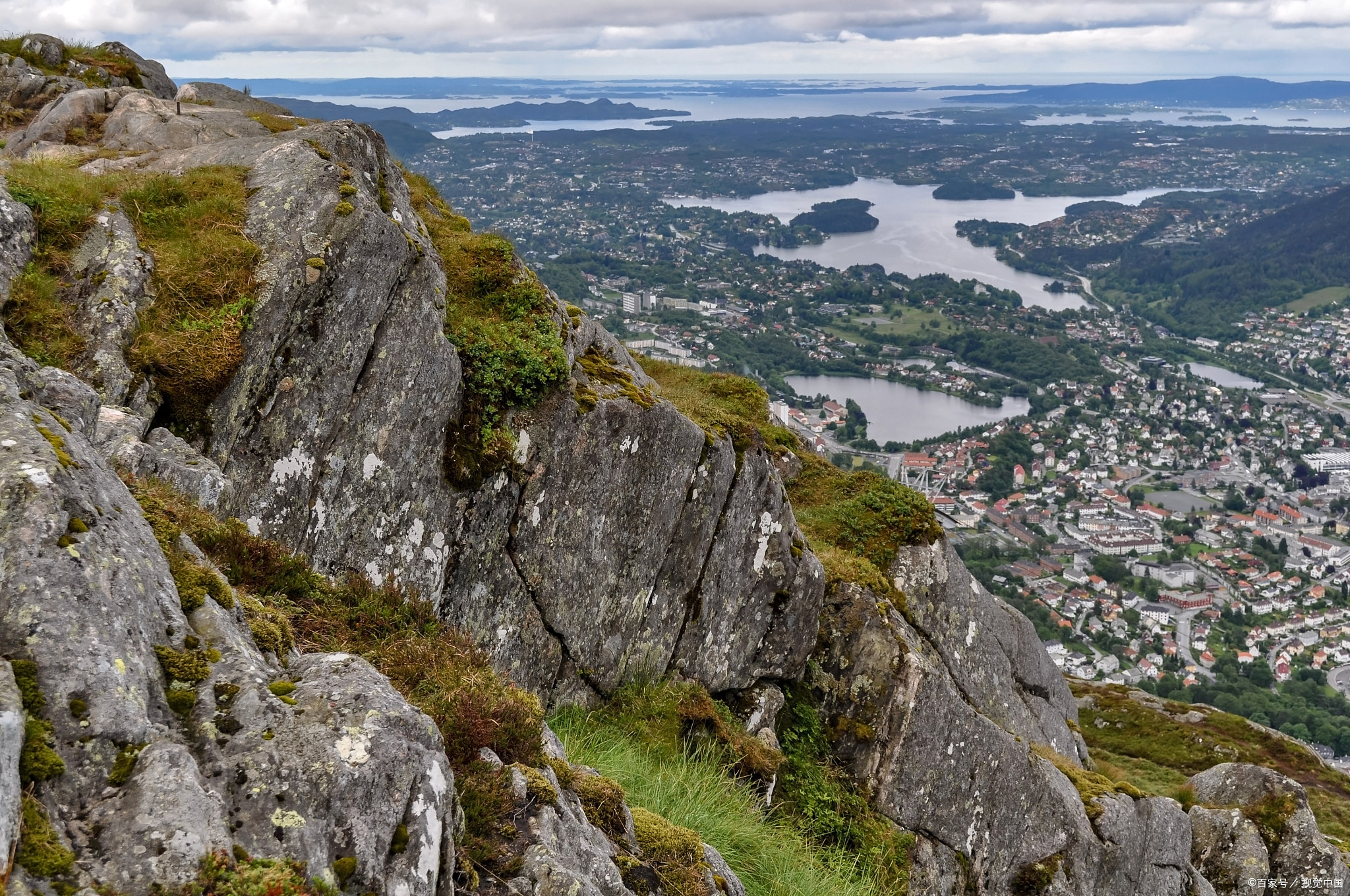 在遥远的英国苏格兰西部,格兰扁山脉如巨龙般