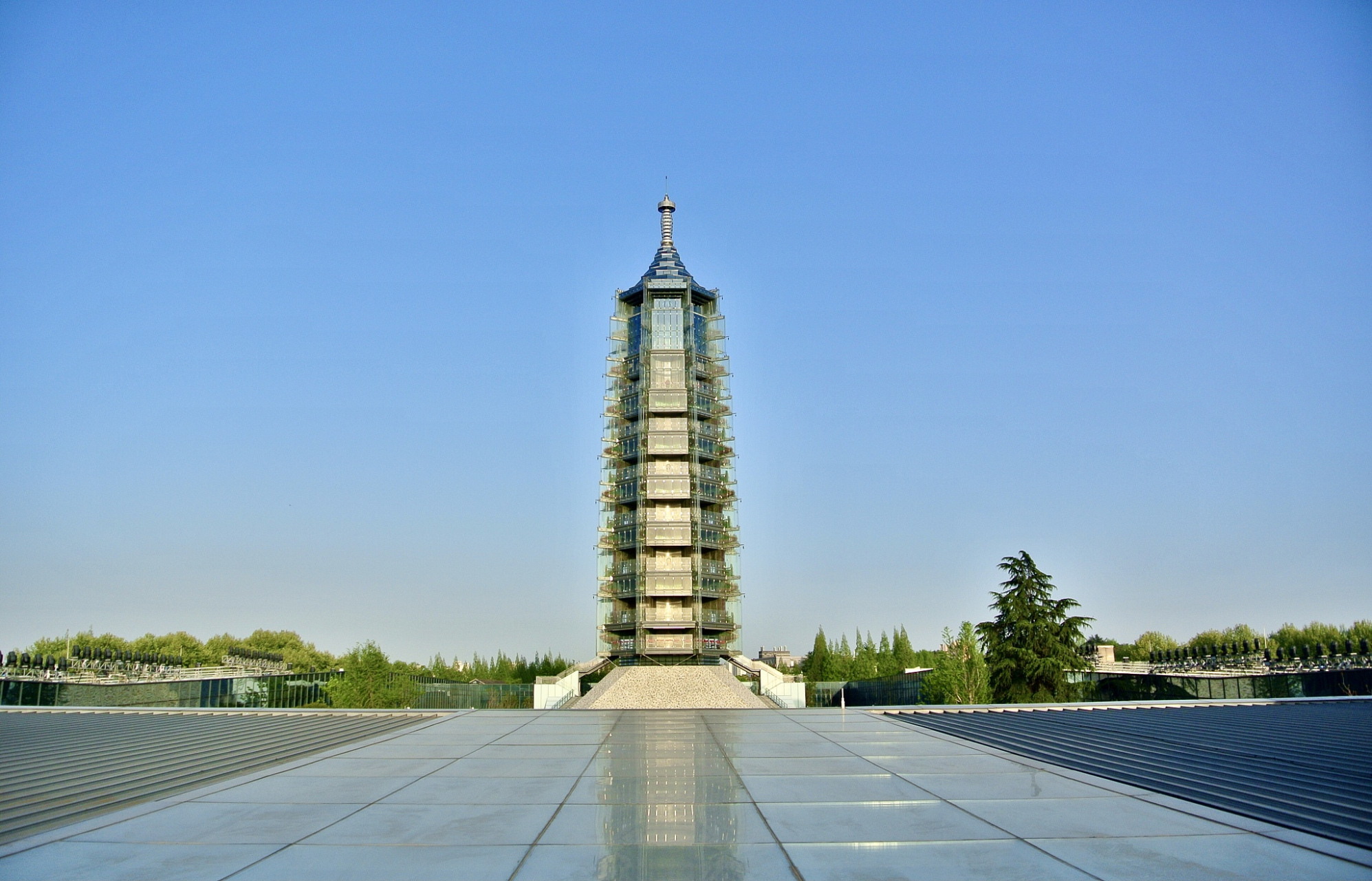 南京大报恩寺琉璃宝塔,一座气势恢宏的建筑奇迹,高达78.2米,惊艳世界.