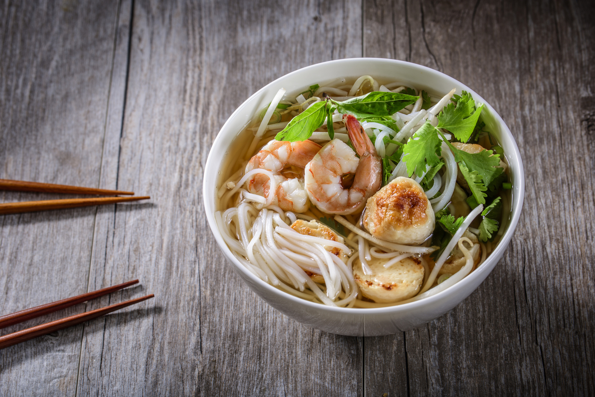 大家好,欢迎来到农村美食课堂,你想要在家享受鲜美的海鲜汤粉吗?