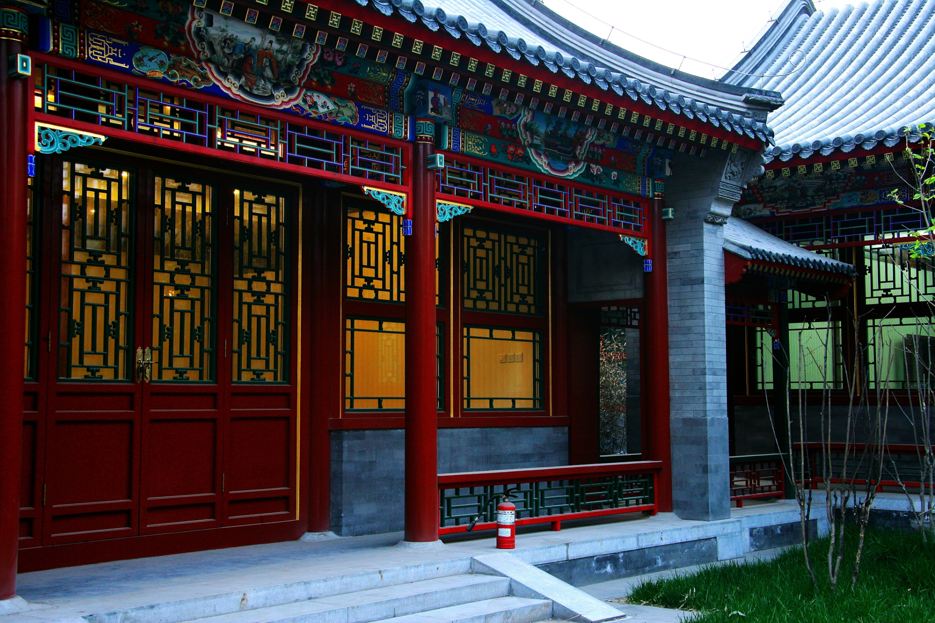 8亿四合院出售 近日,一则"多尔衮行宫出售"的帖子引发网友关注.