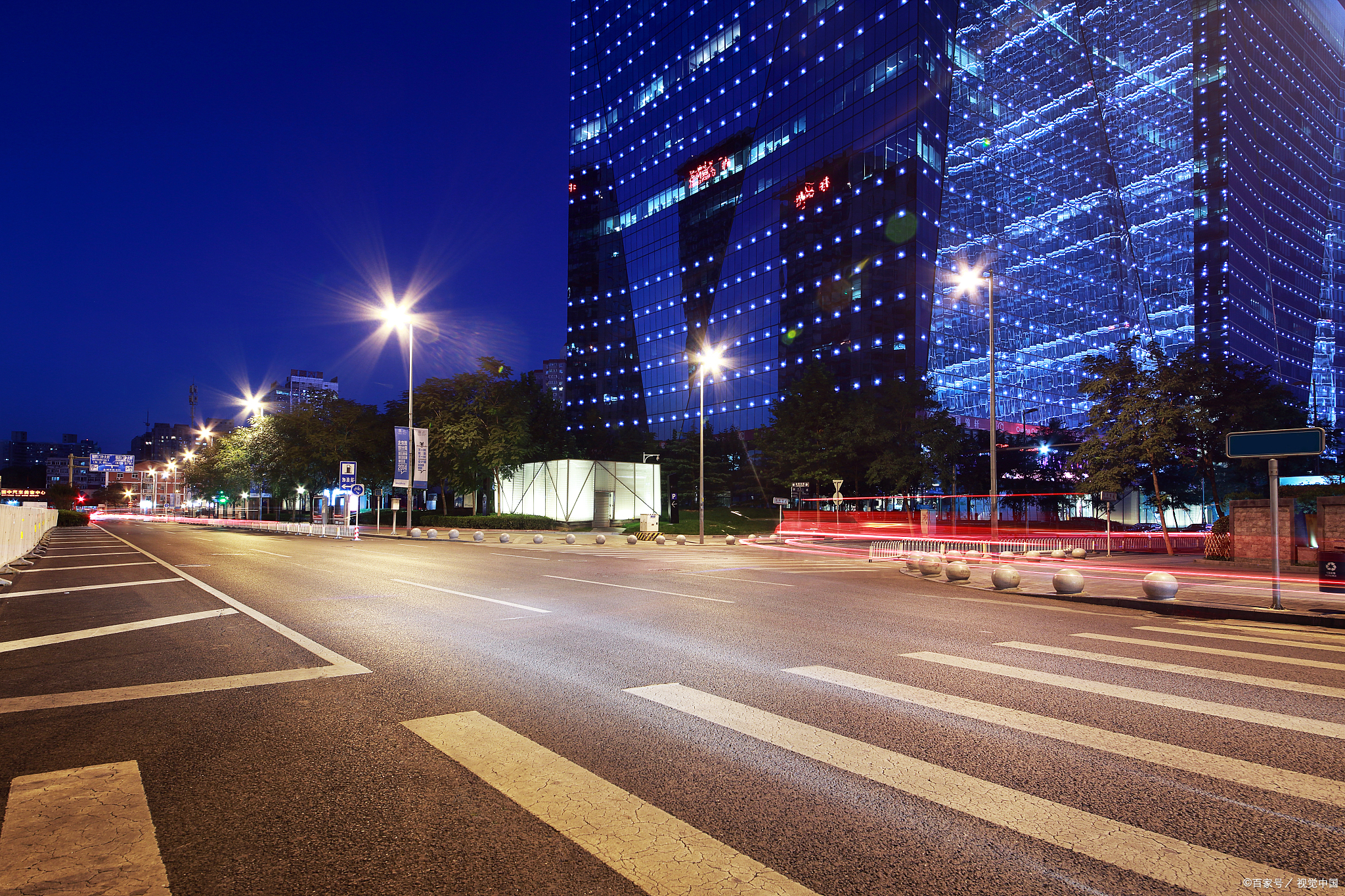 深圳街道夜景图片