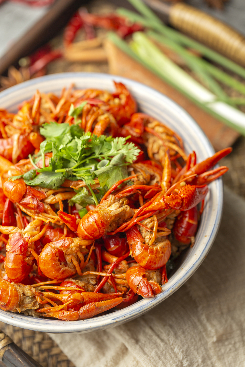 冬天来成都一定要尝尝麻辣小龙虾