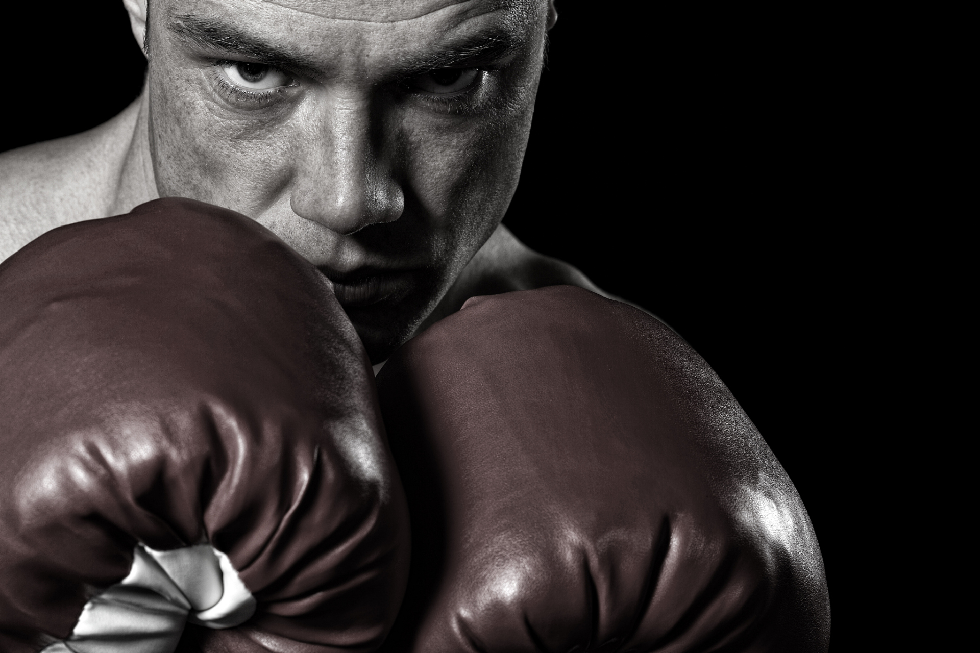 ai体育视野# 拳击重量级是多少公斤  90.8公斤.