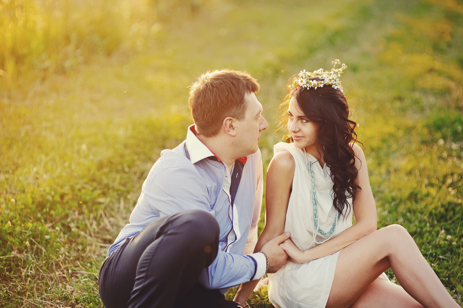 夫妻之间要学会尊重,倾听,真诚沟通,包容和宽容,保持良好的亲密关系并