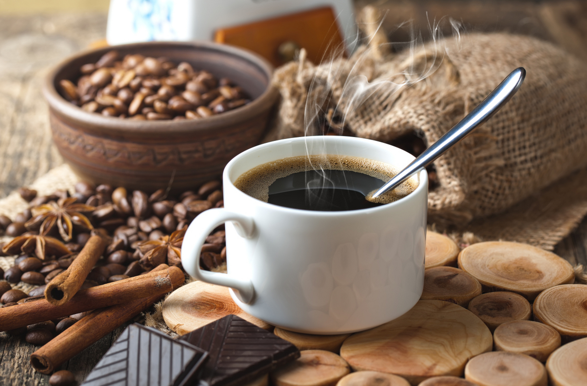 姐妹们,宣布一个好消息! 我完成了一项重大挑战:购买了60盒黑咖啡,坚