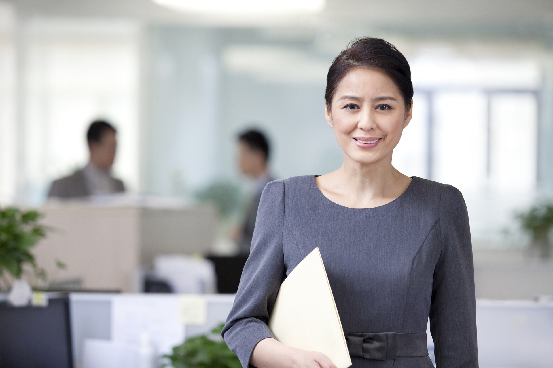 女性公务员是国家行政工作人员队伍里一道靓丽的风景线!