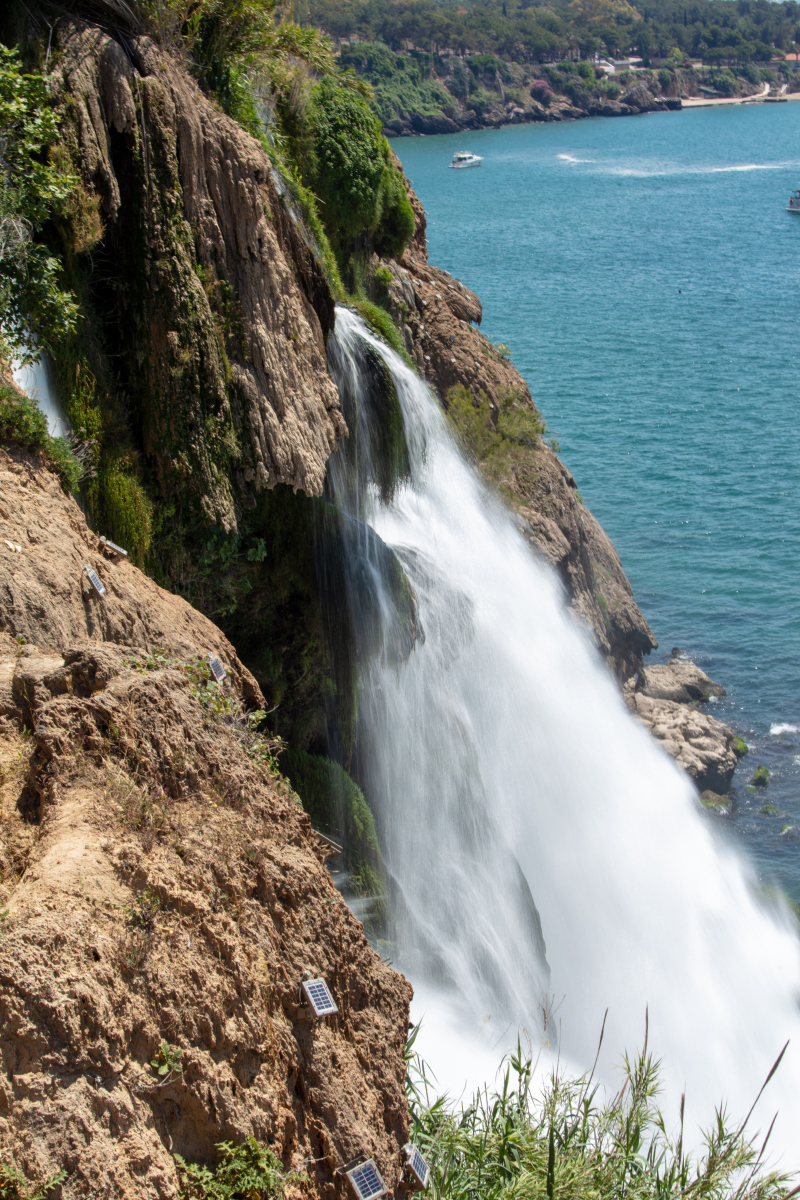 鸿焱湖风景区(鸿焱湖风景区:美不胜收的大自然之美)
