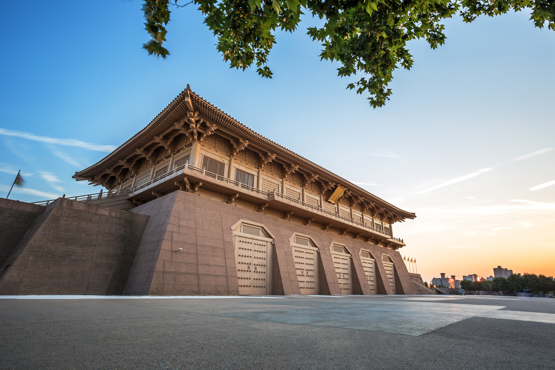 大明宫被称为唐朝三大内之一(其他两内是太极宫与兴庆宫,兴庆宫遗址