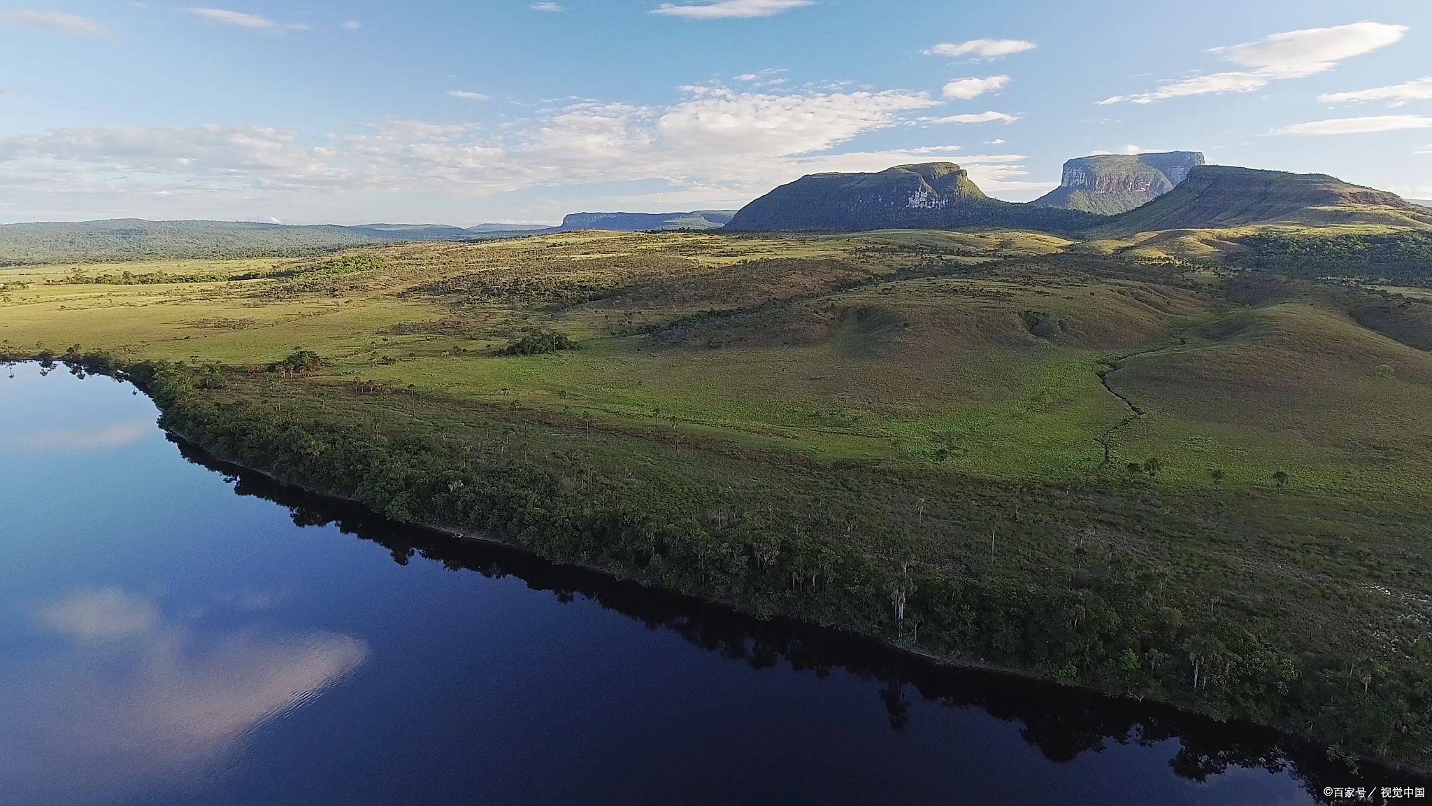 在遥远的苏格兰北部,有一片被大自然深情拥抱的土地,那里藏着一座