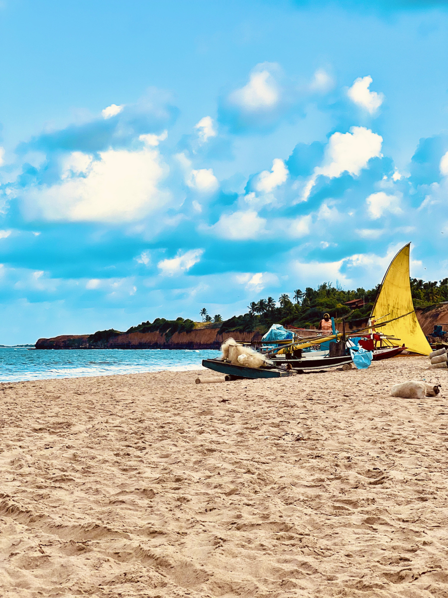 巽寮湾三角洲海岛:被誉为"中国的马尔代夫",以"水清,石奇,沙幼"著称.