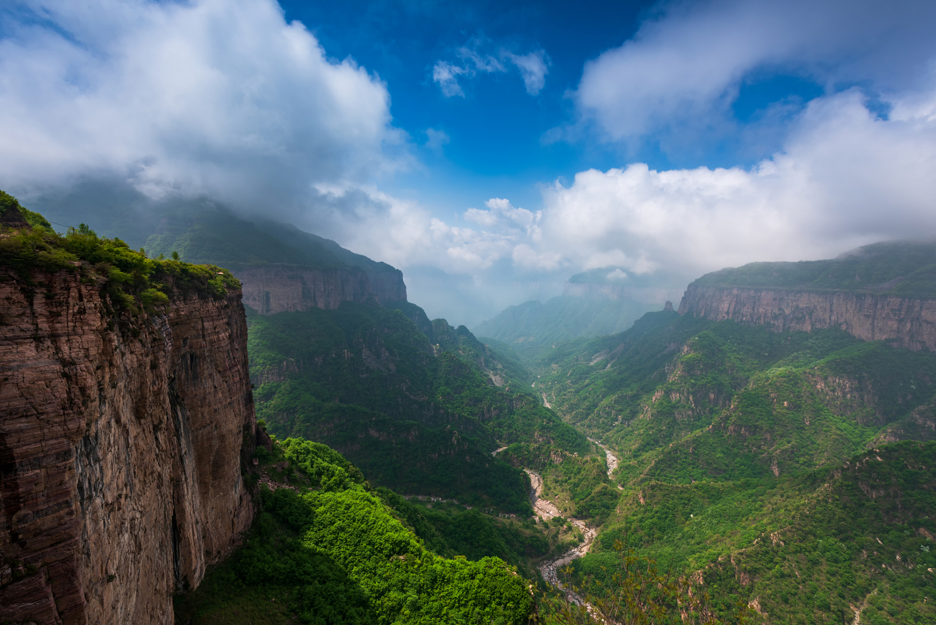 别担心,找当地专业旅游策划师是最好的选择.
