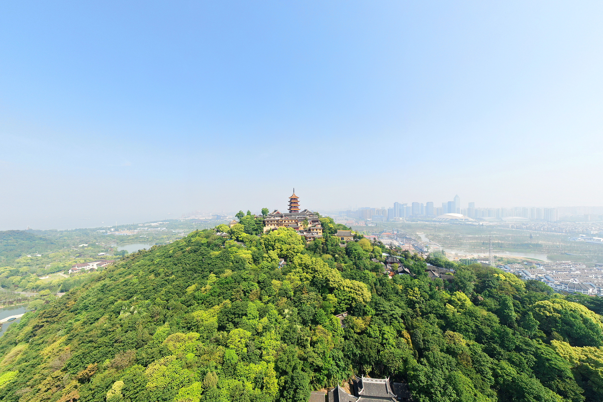 军山景区位于南通市,是集自然和人文景观于一体的旅游胜地.
