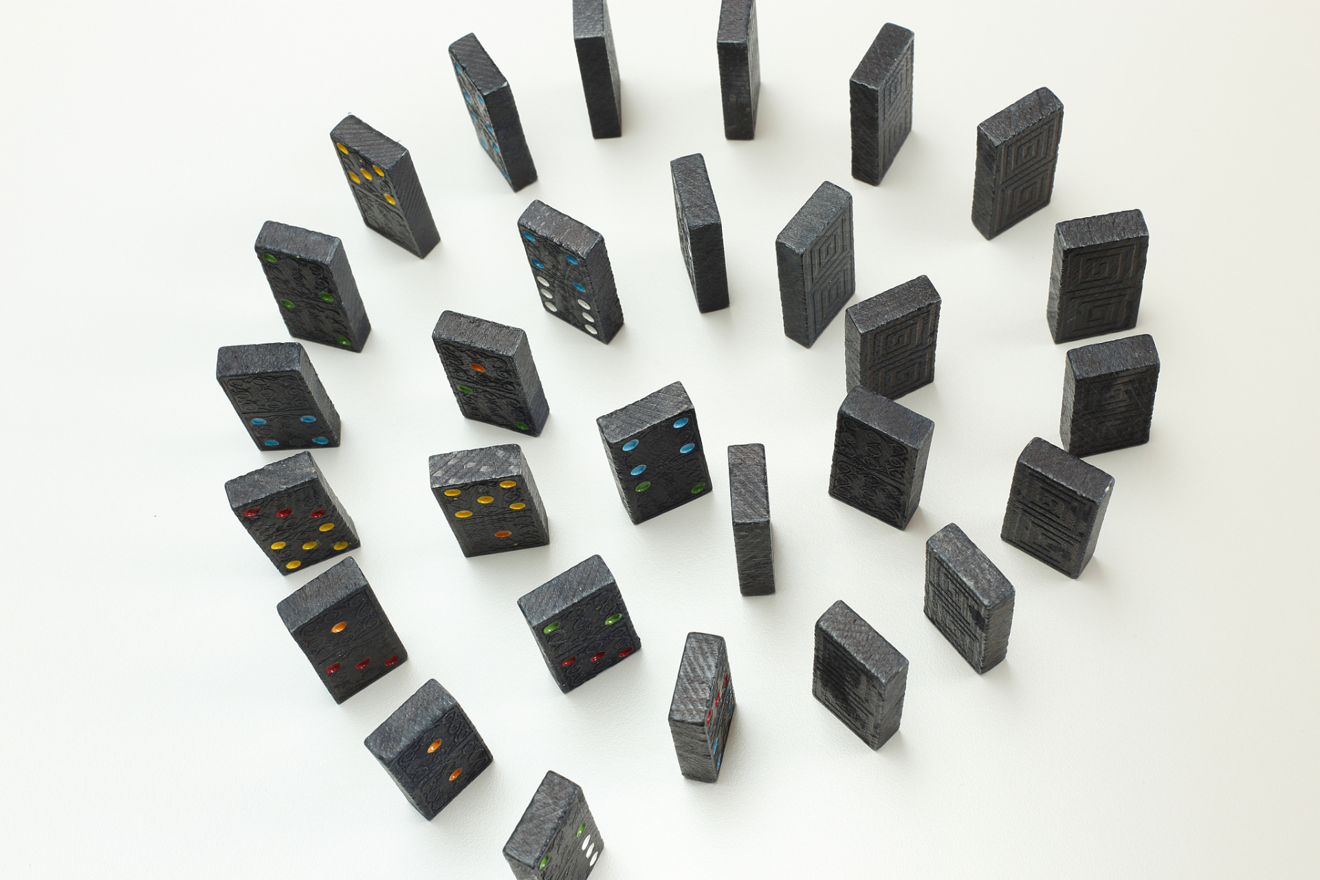 铁磁记忆体:一种神奇的材料  你有没有想过有一种材料可以自动记录它