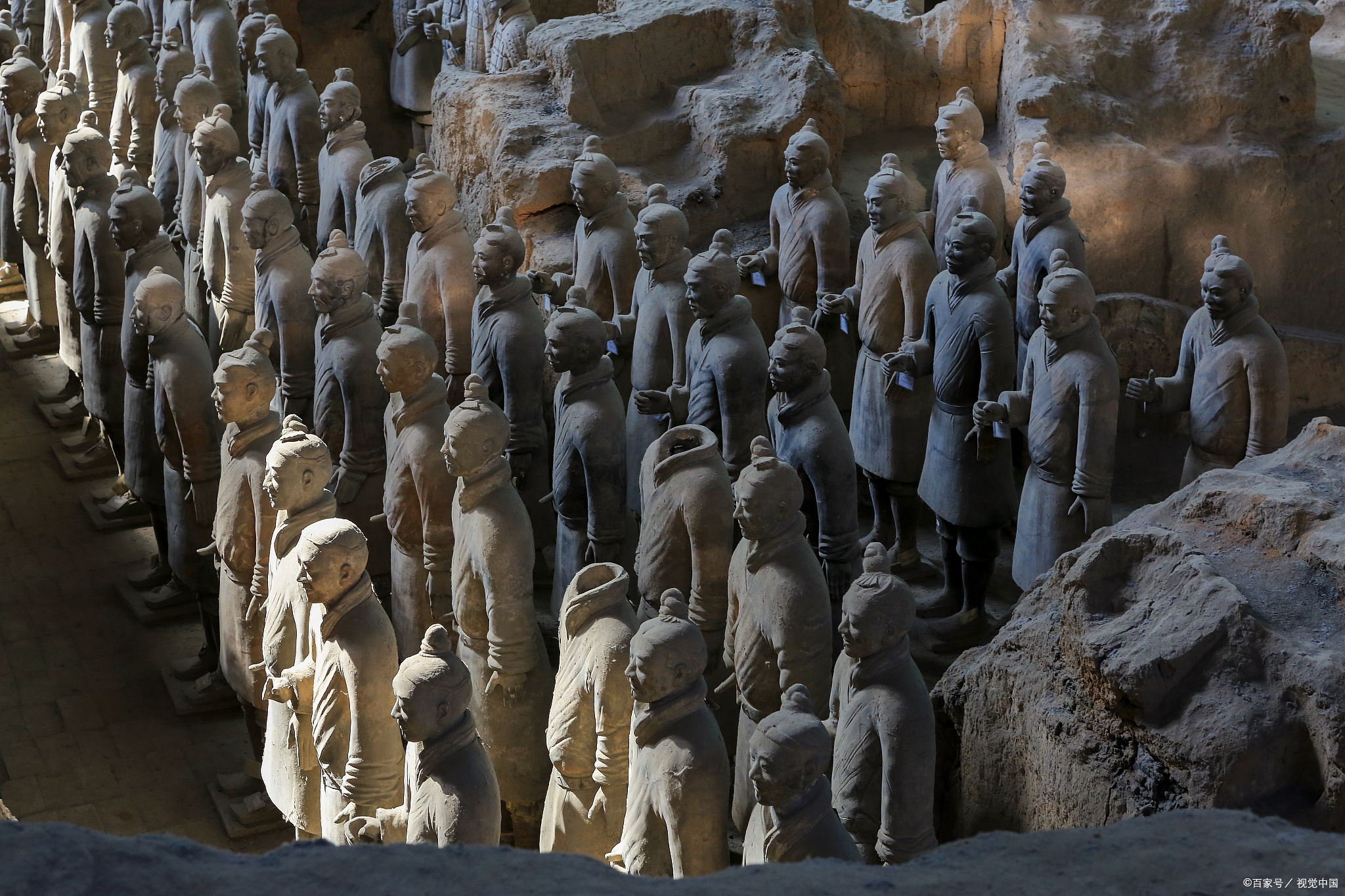 你去过秦始皇兵马俑景区吗?今天我们一起来感受兵马俑的壮观场面