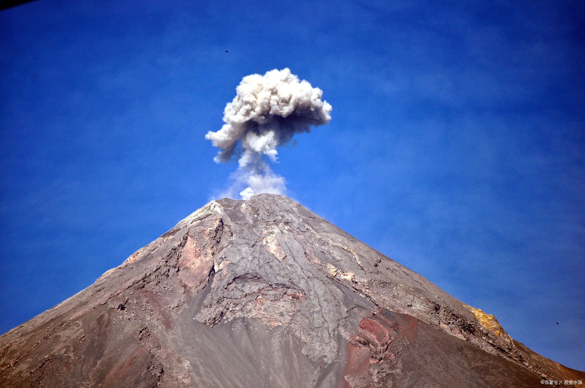 最大的火山图片