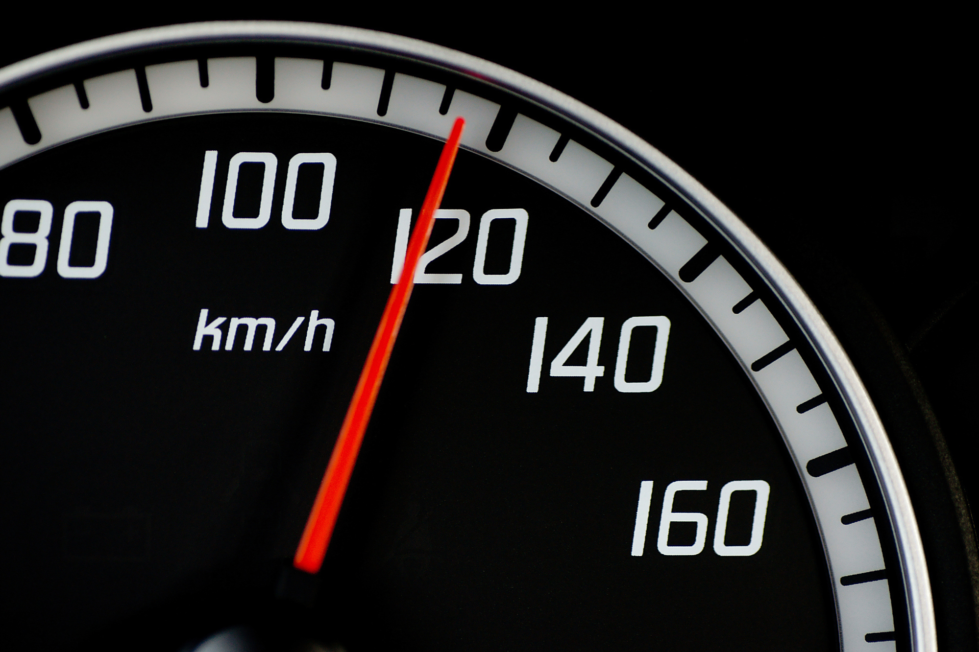 车速飞快,发动机转速狂飙?别怕!你的车子只是部件磨损了