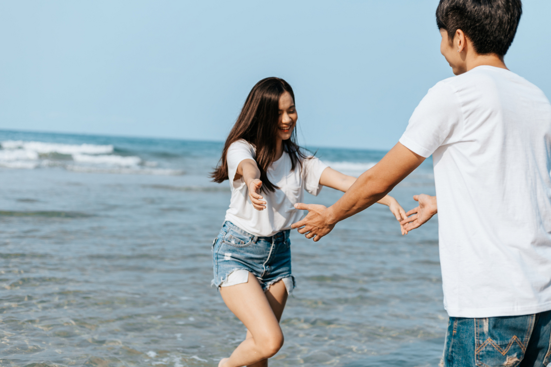 我是李锐,今年27岁,去年10月份刚跟老婆结婚.