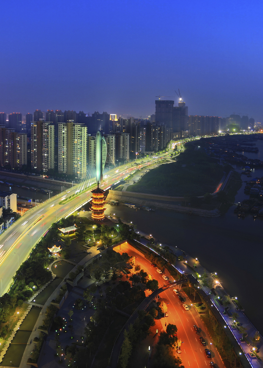 秋日生活创作季#  95发现芜湖的夜色之美,这些地方必去!