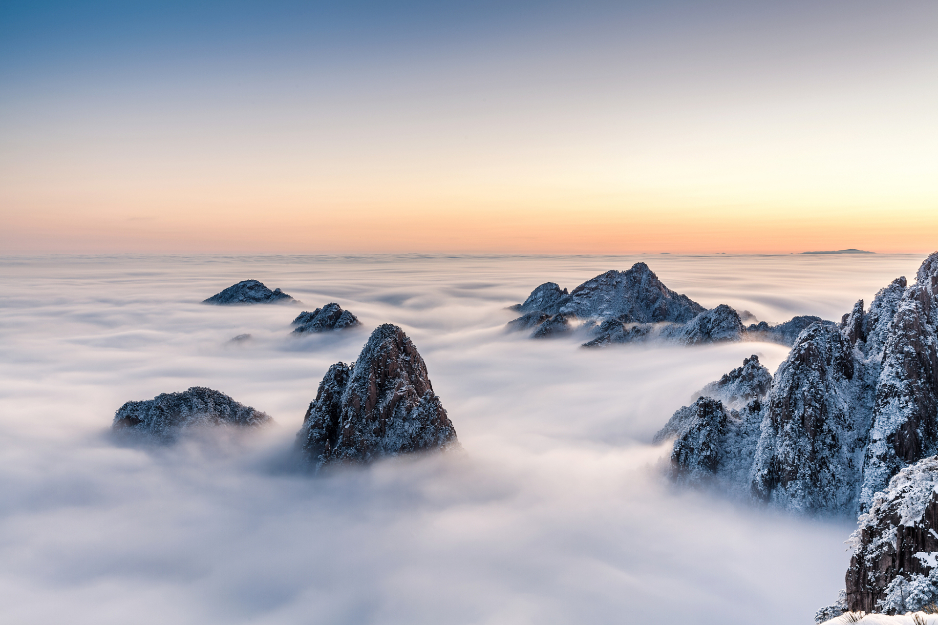 云海是山岳风景的重要景观之一.