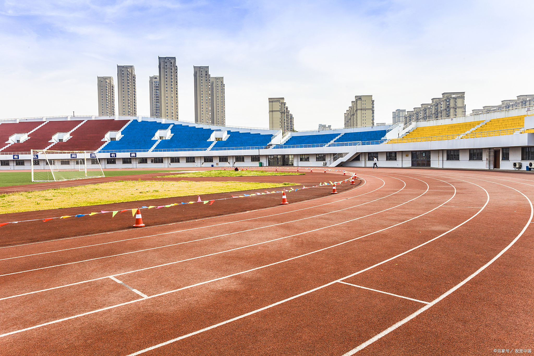 很多男生一个引体向上都做不了