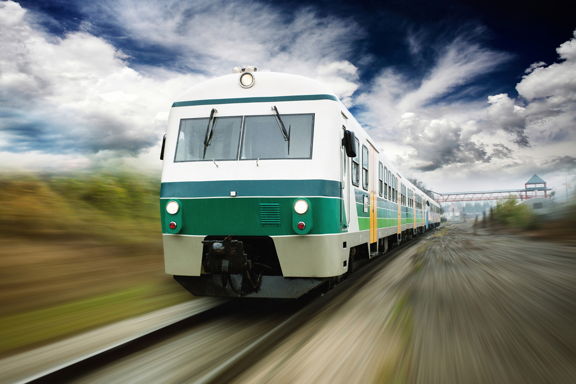 献给远在异乡的朋友----- 人生的列车缓缓开启,在漫长的旅途中