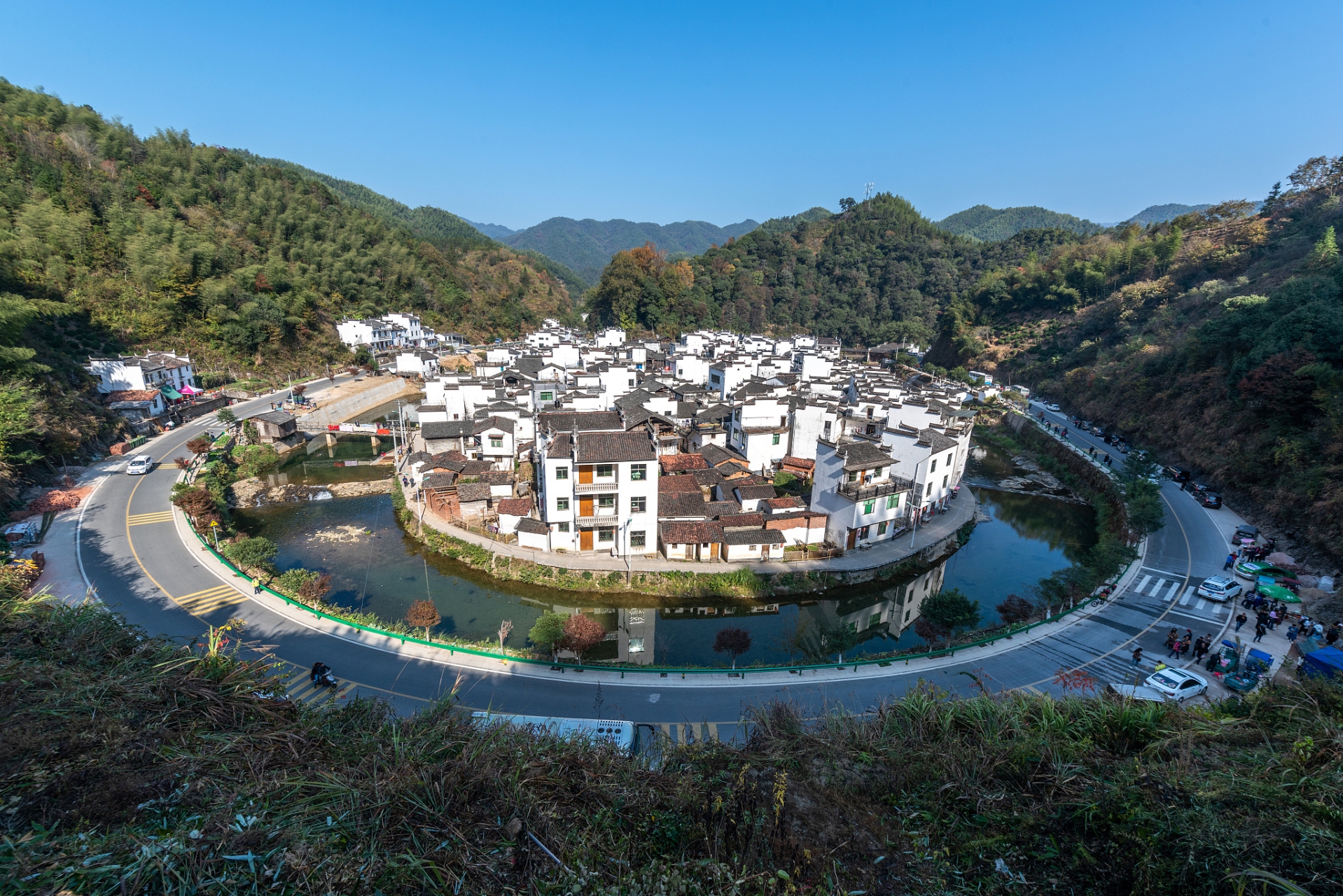 嗨玩万圣节# 浙江下姜村#,位于中国浙江省杭州市淳安县,是一个有着