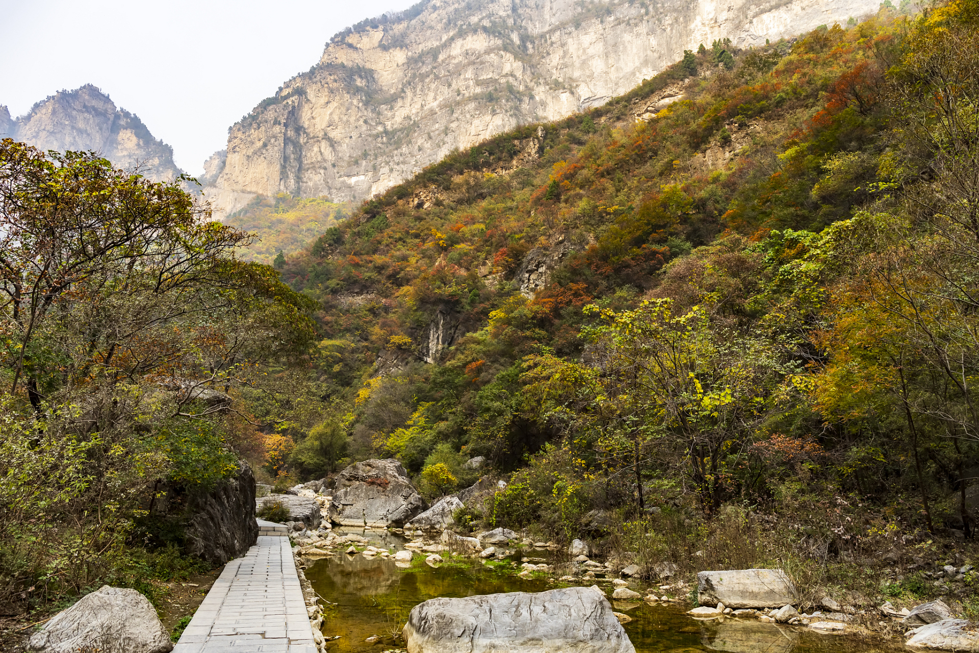保定十大免费景点-蚕姑坨  蚕姑坨位于河北省保定市易县西山北乡西山