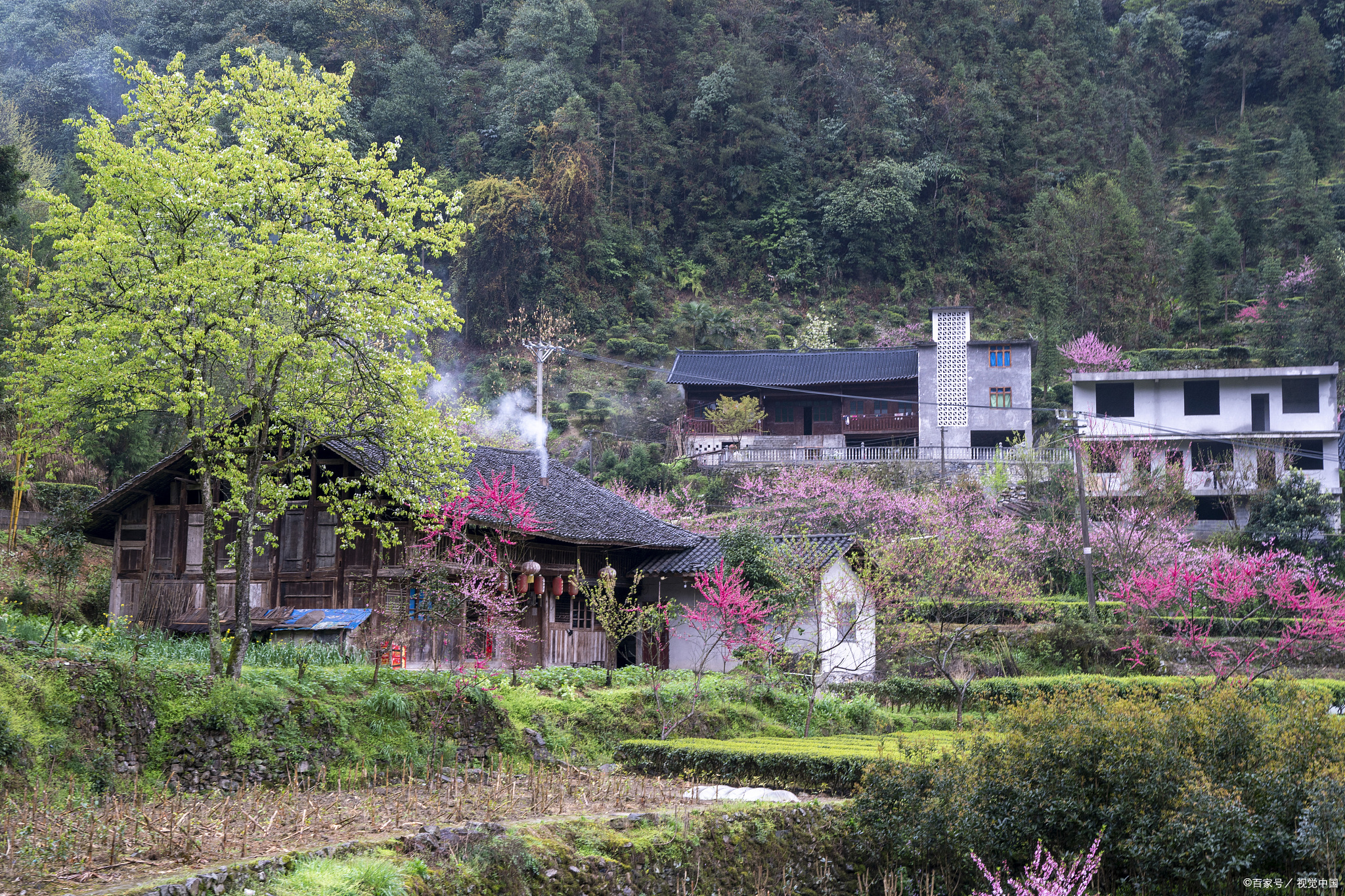 湖北十堰竹溪县桃花岛旅游景区:雨后初霁,云雾缭绕的仙境