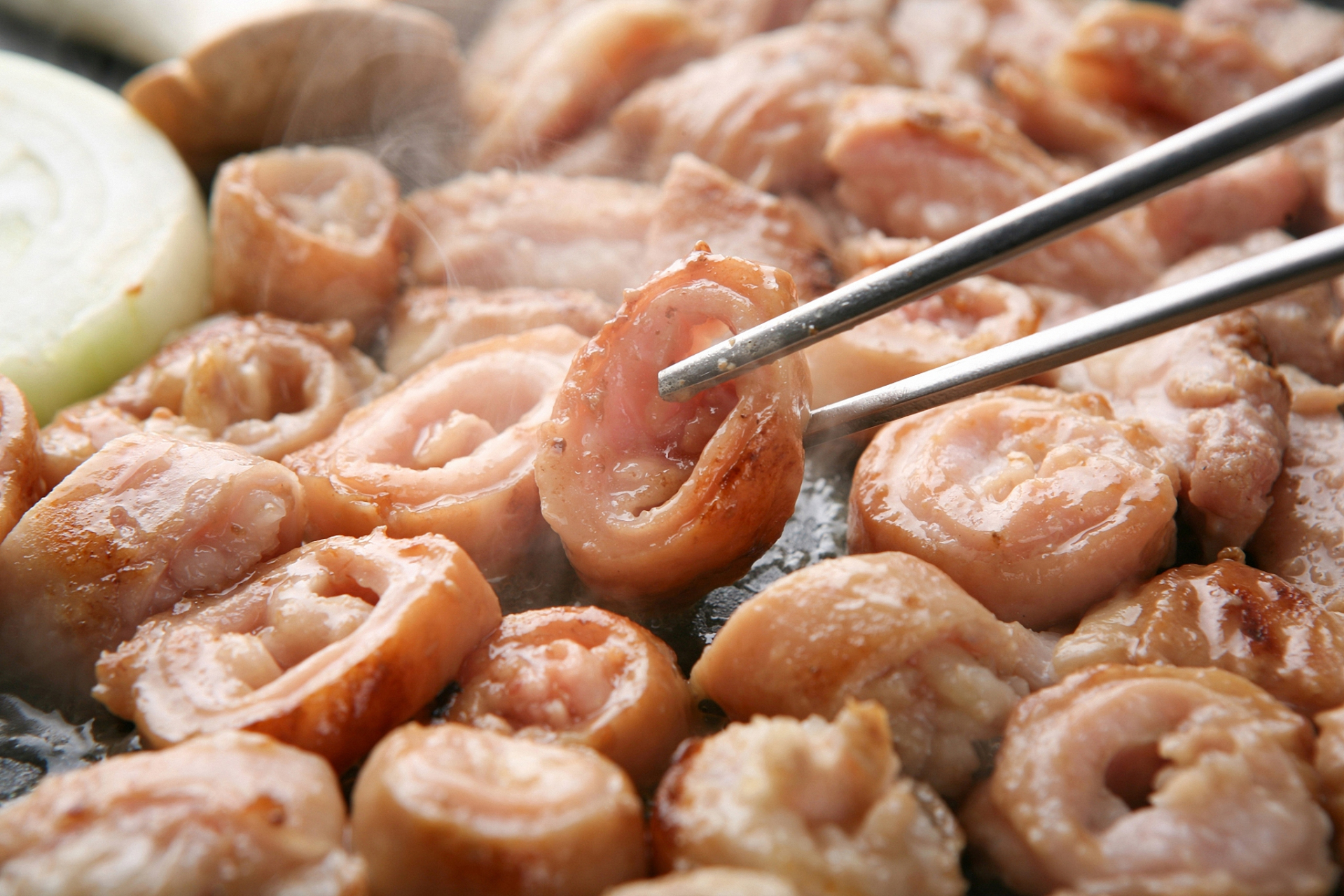 猪生肠的功效与作用禁忌	猪生肠就是母猪的输卵管,具有健脾补虚,生津