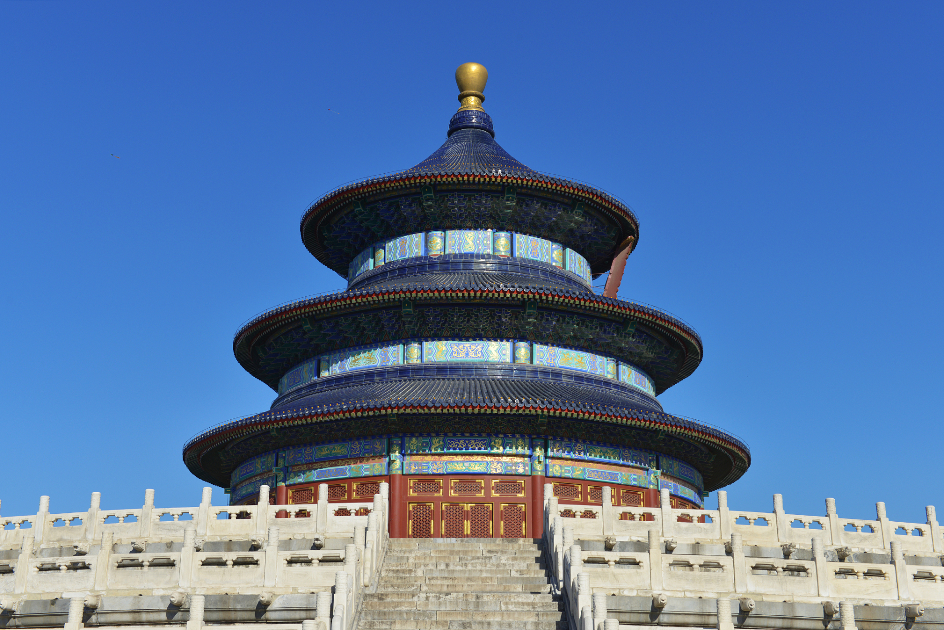 这些胜地等待着游客去探寻,感受中国大地的独特魅力和历史底蕴.