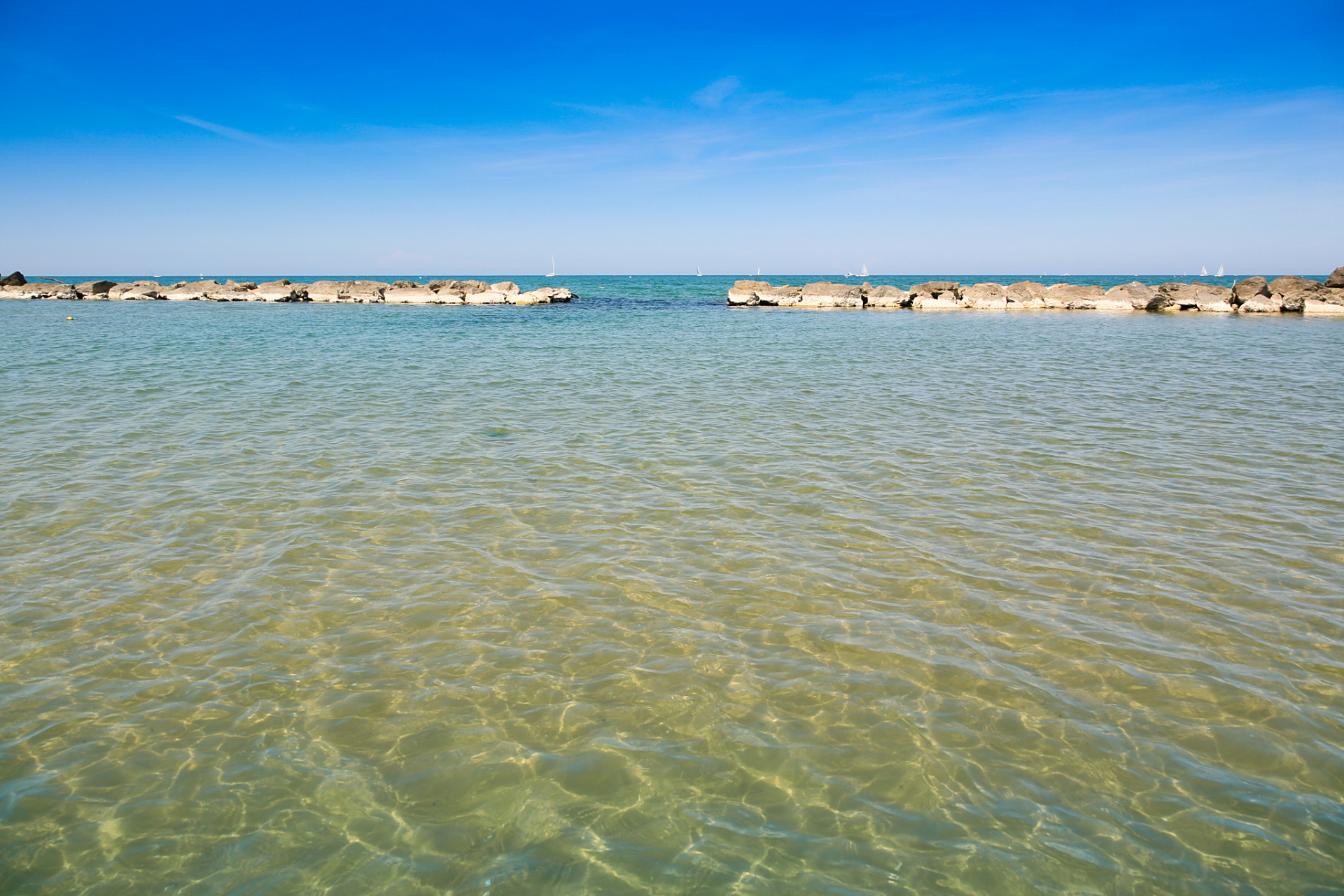 哈素海,位于内蒙古呼和浩特市土默特左旗境内,距离呼和浩特市中心约70