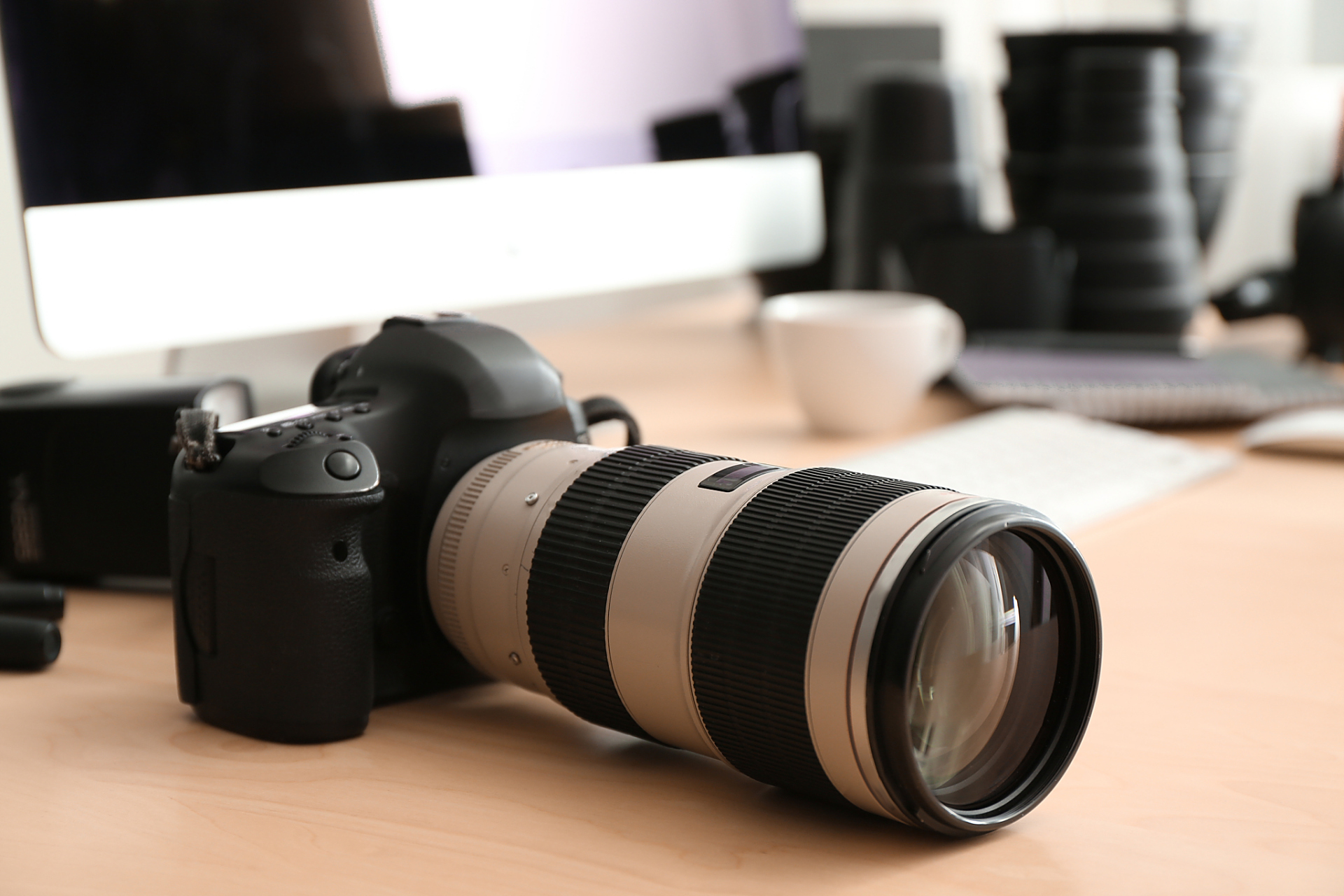 索尼a6700微单正式发布:影像处理器性能提升8倍 最近,索尼正式发布a