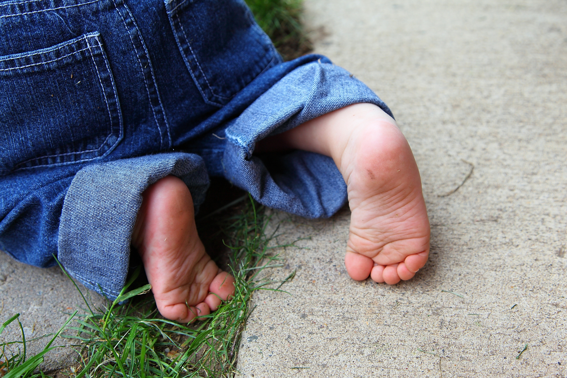 在我们老一辈的心目中,宝宝穿鞋穿袜都很重要.