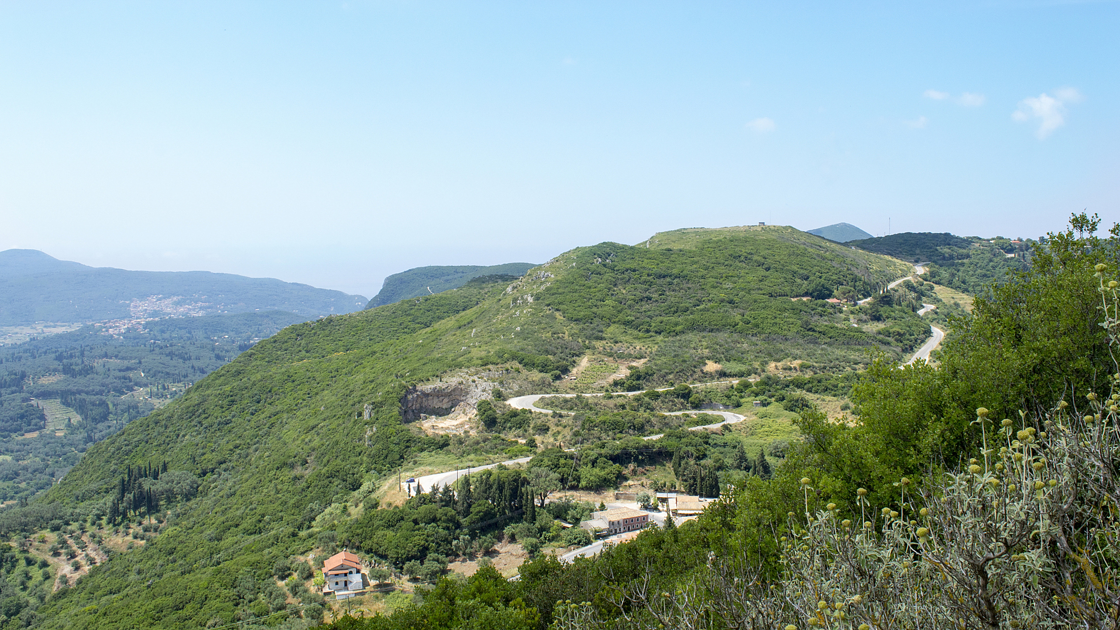 寿阳鹿泉山,春意盎然.这里不仅是自然的馈赠,更是心灵的栖息地.